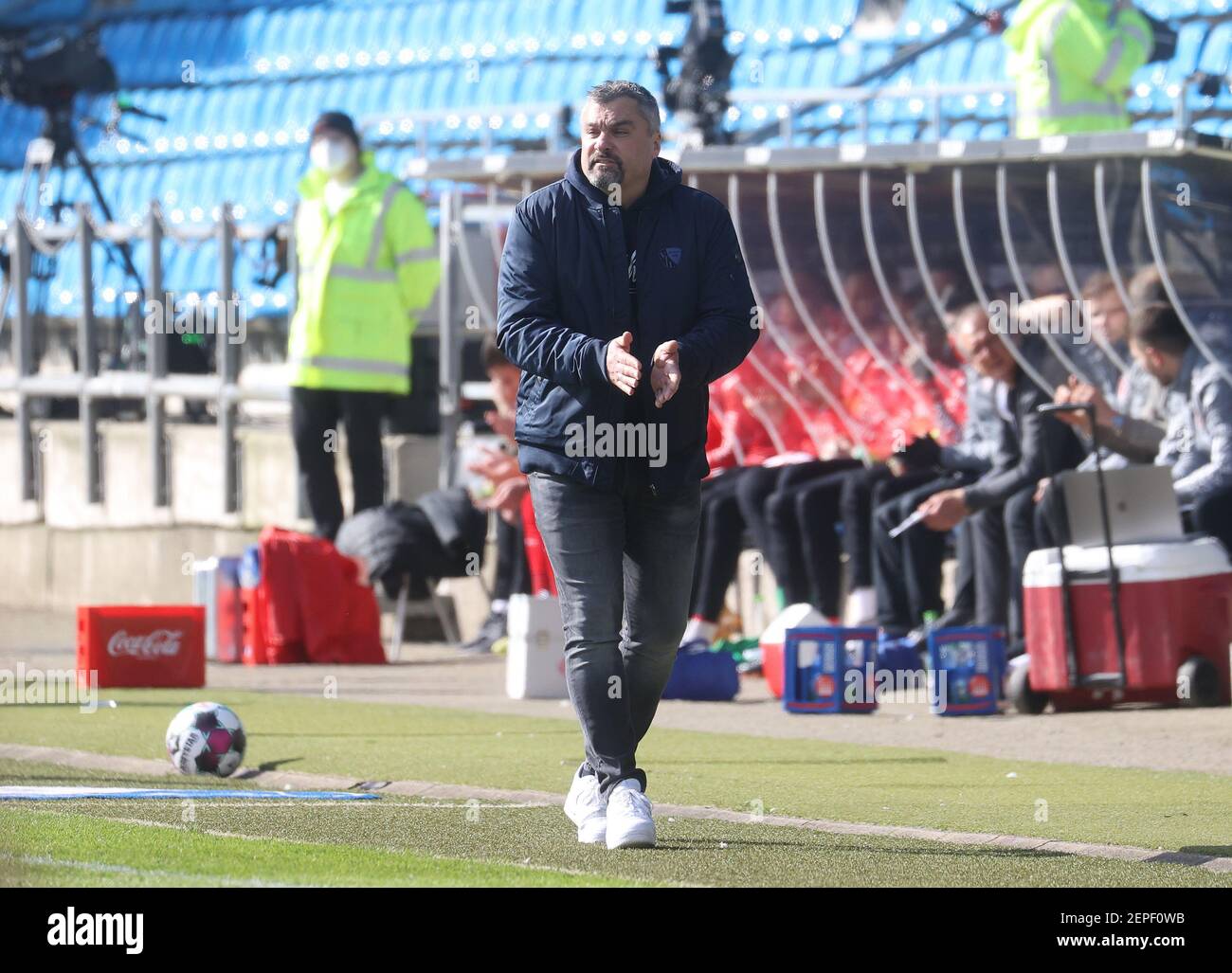 Bochum, Allemagne. 27 février 2021. Firo: 02/27/2021 Soccer: Soccer: 2e saison Bundesliga 2020/21 VfL Bochum - Wurzburg, Kickers Wurzburg, Wuerzburg Thomas Reis, figure entière, entraîneur, Von, VfL Bochum | usage dans le monde crédit: dpa/Alay Live News Banque D'Images