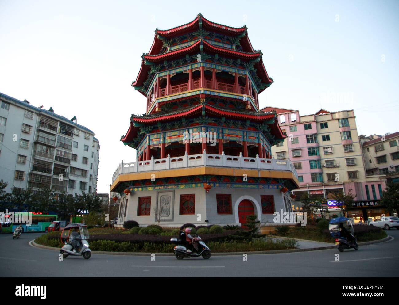 FILEdivers bâtiments à l'ancienne qui sont dans le style des temps