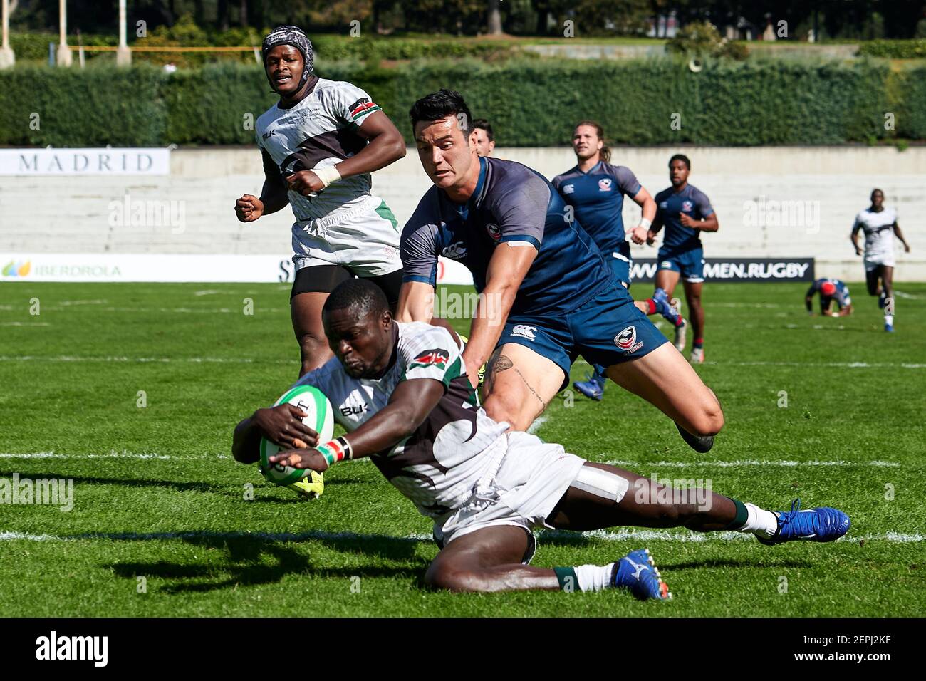 Madrid, Espagne. 27 février 2021. Joueurs en action pendant le match de rugby de Madrid 7 entre le Kenya et les Etats-Unis à l'Estadio Nacional Complutense à Madrid, Espagne. Crédit: SPP Sport presse photo. /Alamy Live News Banque D'Images