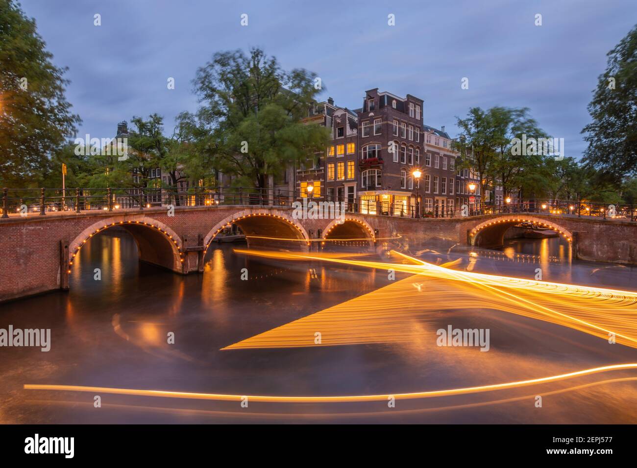 Amsterdam, la capitale des pays-Bas, est connue sous le nom de venise du  nord, en raison de ses nombreux canaux Photo Stock - Alamy