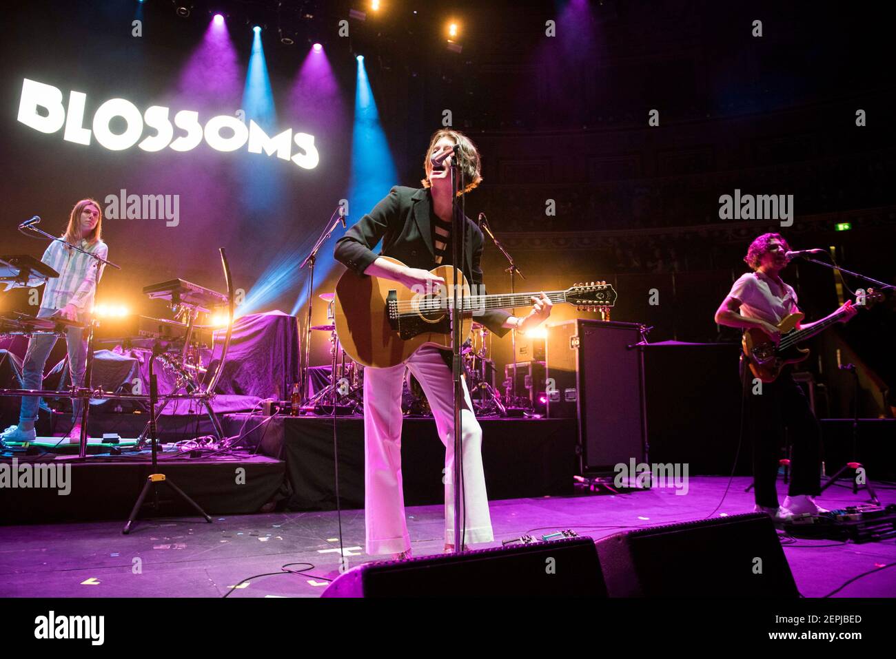 Blossoms se produire sur scène lors de la série de concerts annuels Teenage cancer Trust, au Royal Albert Hall. Date de la photo: Vendredi 23 mars 2018. Le crédit photo devrait se lire: David Jensen/EMPICS Entertainment Banque D'Images