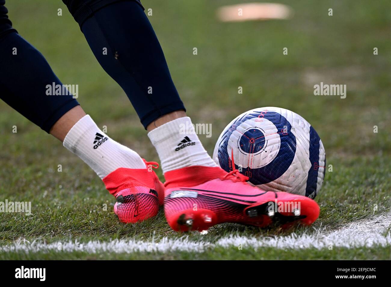 Gros plan sur le match de match Nike Flight lors du match de la Premier League à Elland Road, Leeds. Date de la photo: Samedi 27 février 2021. Banque D'Images