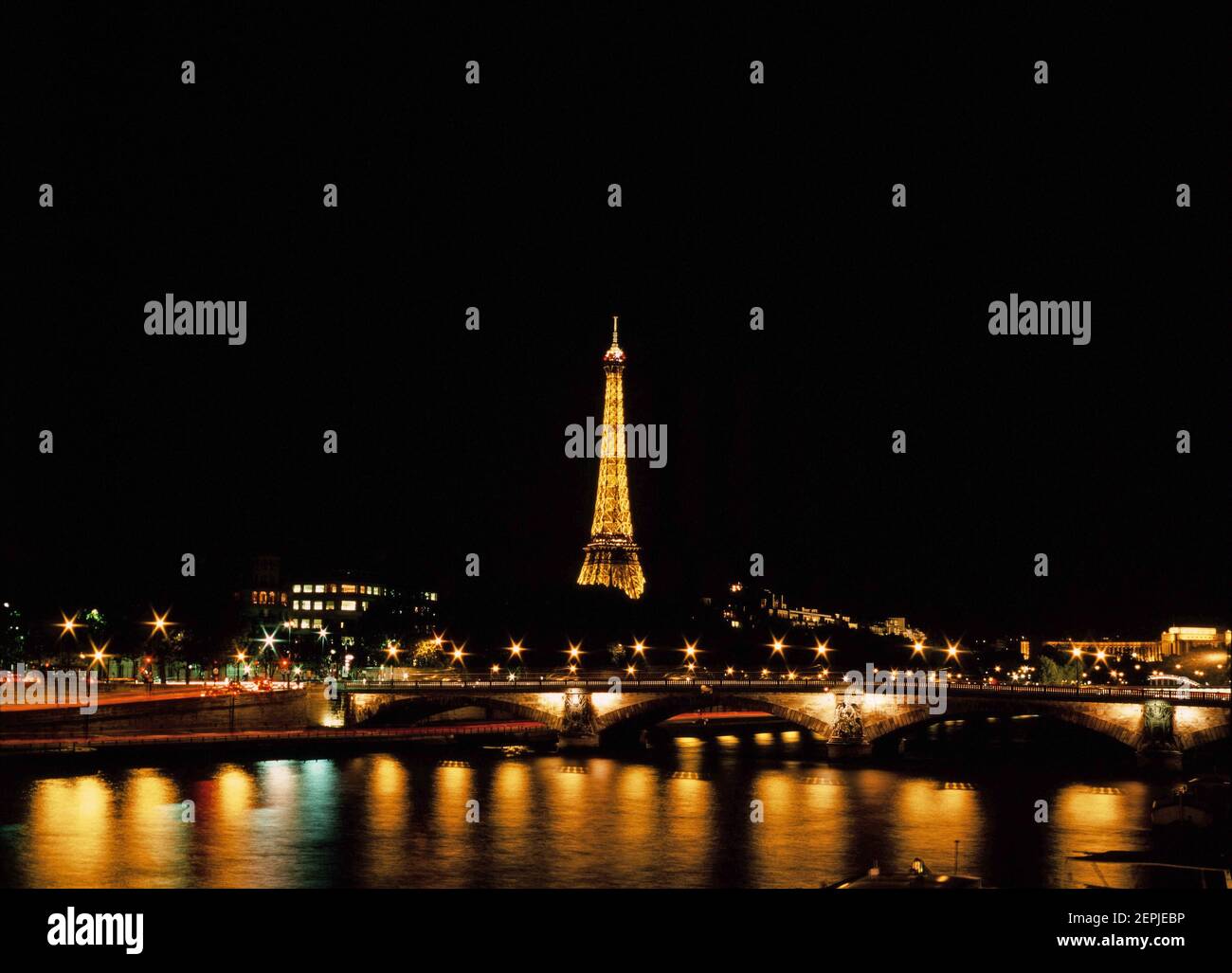 Tour Eiffel lumière dorée Banque D'Images