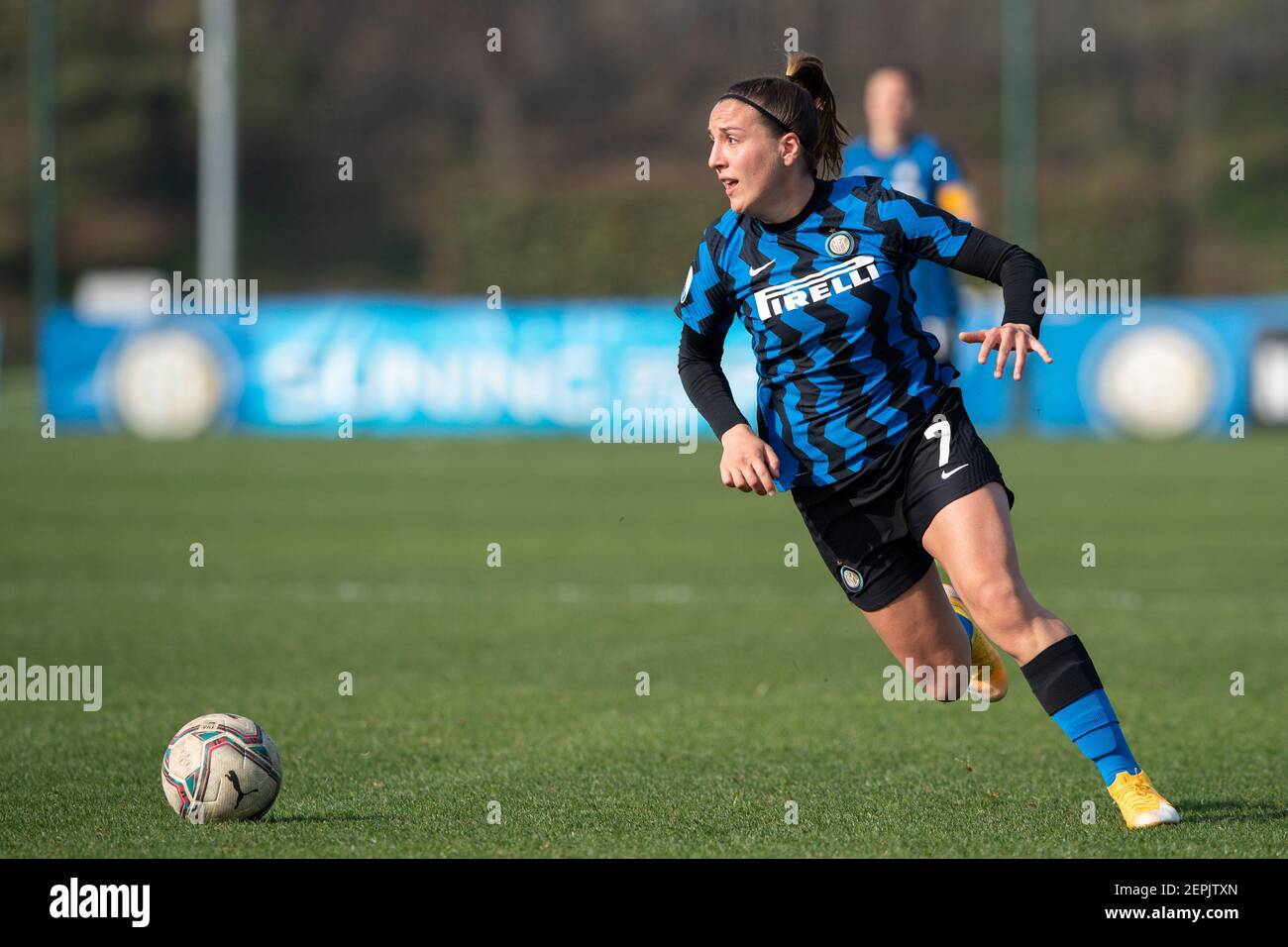 Milan, Italie. 27 février 2021. Gloria Marinelli (#7 Inter) pendant la série UN match féminin entre le FC Inter et Hellas Verona au Suning Sport Centre YDC à Milan, Italie crédit: SPP Sport Press photo. /Alamy Live News Banque D'Images