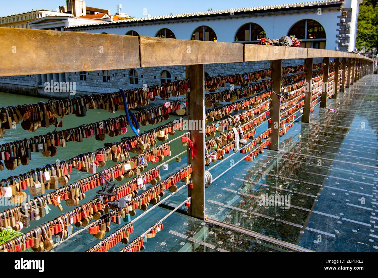 Cadenas d'amour sur Butcher's Bridge à Ljubljana, Slovénie Banque D'Images