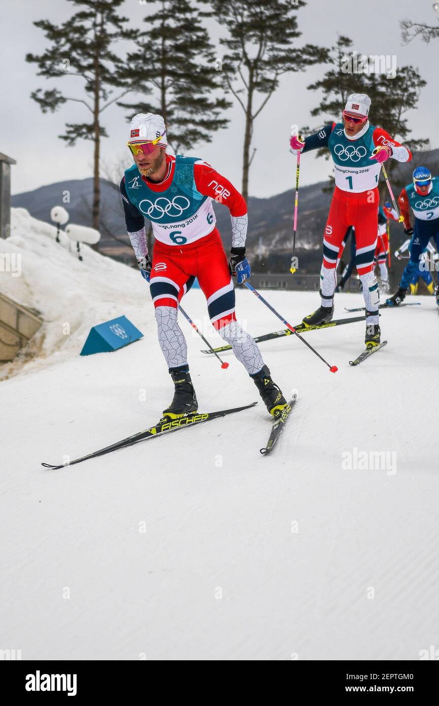 11 février 2018: Hans Christer Holund de la Norvège et Dario Cologna de la Suisse à 15km hommes + 15km Skiathlon aux jeux olympiques à Alpensia cross country stade, Pyeongchang, Corée du Sud. Ulrik Pedersen/CSM/Sipa USA(Credit image: & copy; Ulrik Pedersen/CSM/Sipa USA) Banque D'Images