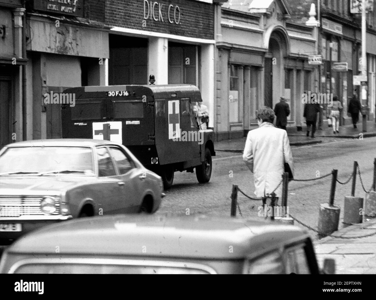 Une ambulance militaire britannique à Belfast pendant les troubles dans les années 70, Irlande du Nord, Royaume-Uni Banque D'Images