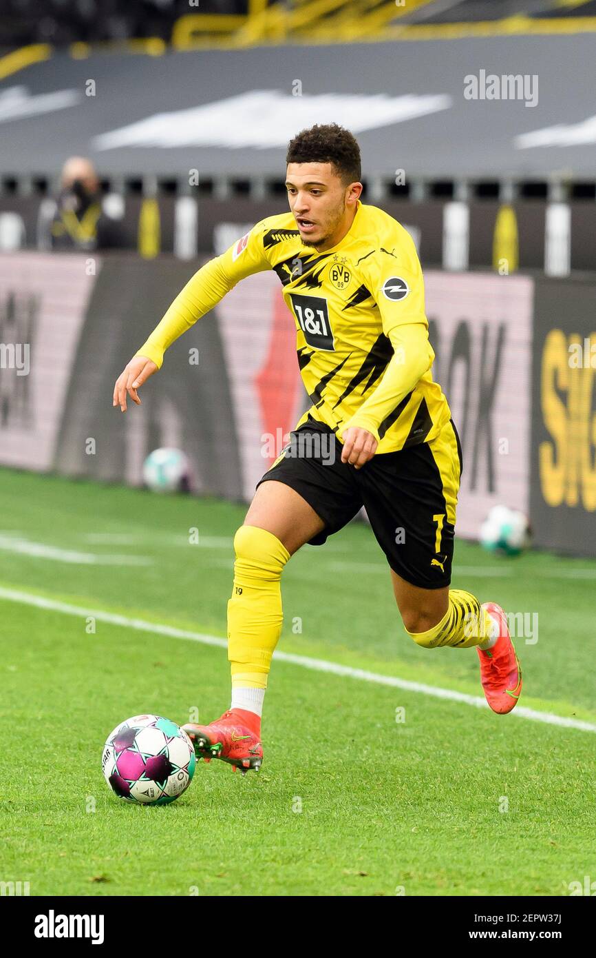 Signal Iduna Park Dortmund Allemagne, 27.02.2021, football: Saison Bundesliga 2020/21 match day 23, Borussia Dortmund (BVB, jaune) vs Arminia Bielefeld ARM, blanc) 3:0 ; Jadon Sancho (BVB) Foto: Alex Gottschalk /Pool via Kolvenbach ***les règlements DFL interdisent toute utilisation de photographies comme séquences d'images et/ou QUASI-UTILISATION DE LA VIDÉO*** Banque D'Images