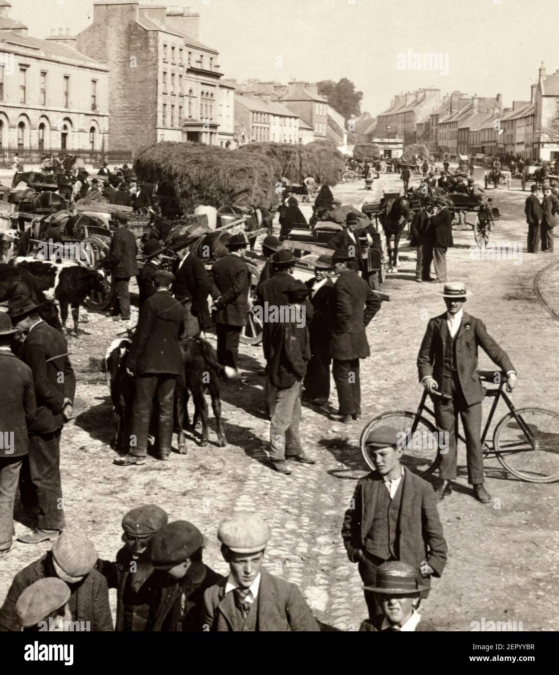 Eyre Square, Galway, centre de l'une des célèbres vieilles villes d'Irlande, riche en légendes, vers 1903 Banque D'Images