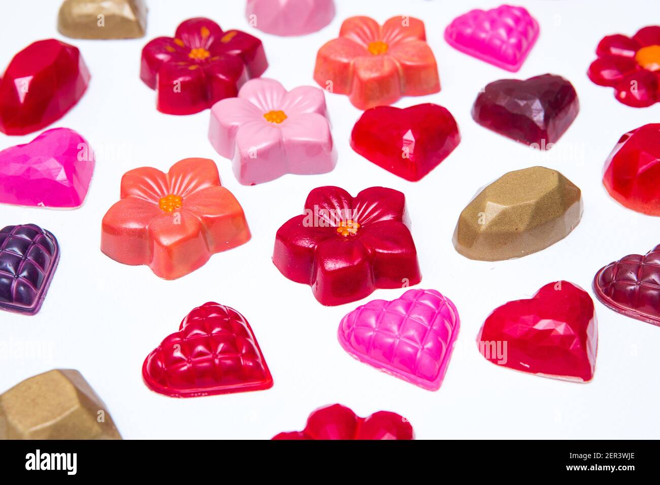 Délicieux bonbons au chocolat, gros plan, différentes couleurs Banque D'Images