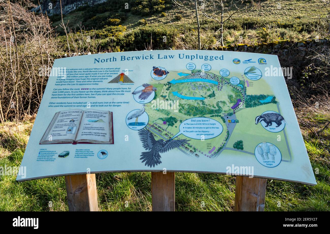 Carte d'information sur la faune et la création de la prise volcanique à Berwick Law, North Berwick, East Lothian, Écosse, Royaume-Uni Banque D'Images