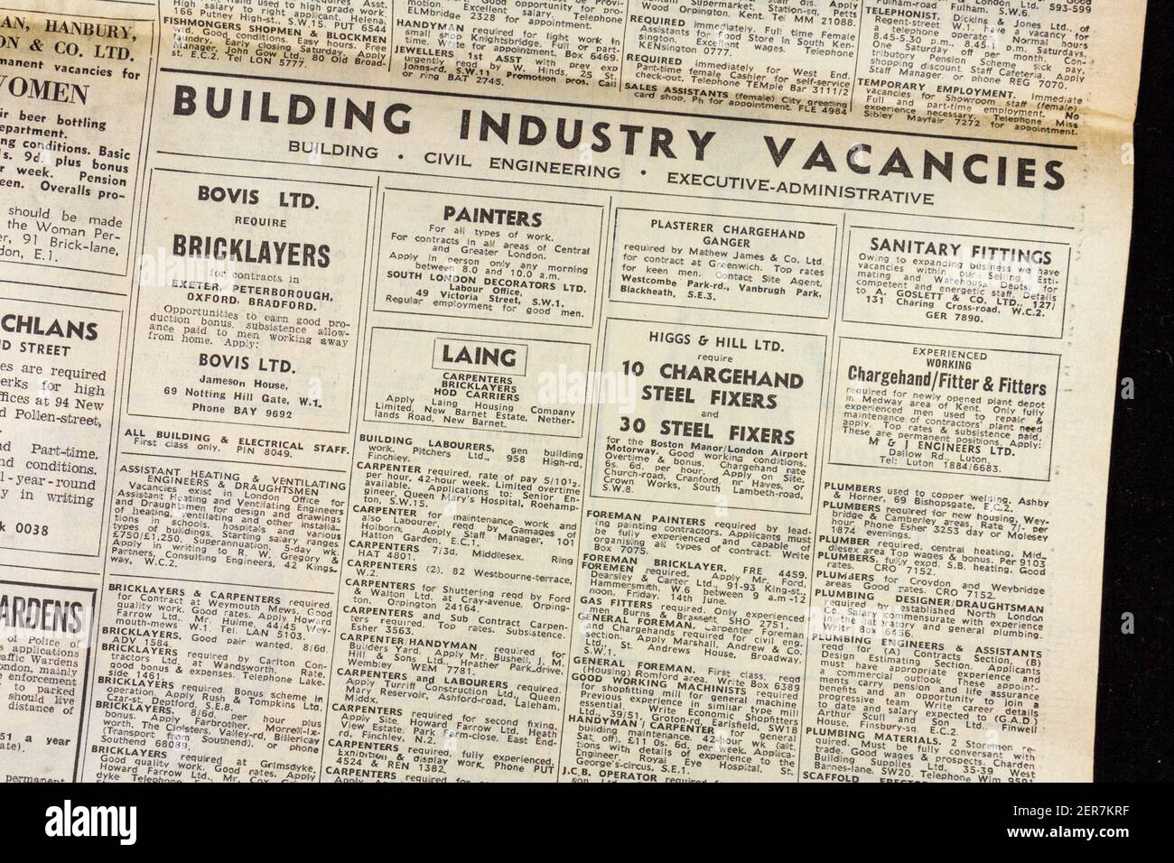 Annonces pour le bâtiment, emplois vacants dans l'industrie dans le journal Evening News (jeudi 13 juin 1963), Londres, Royaume-Uni. Banque D'Images