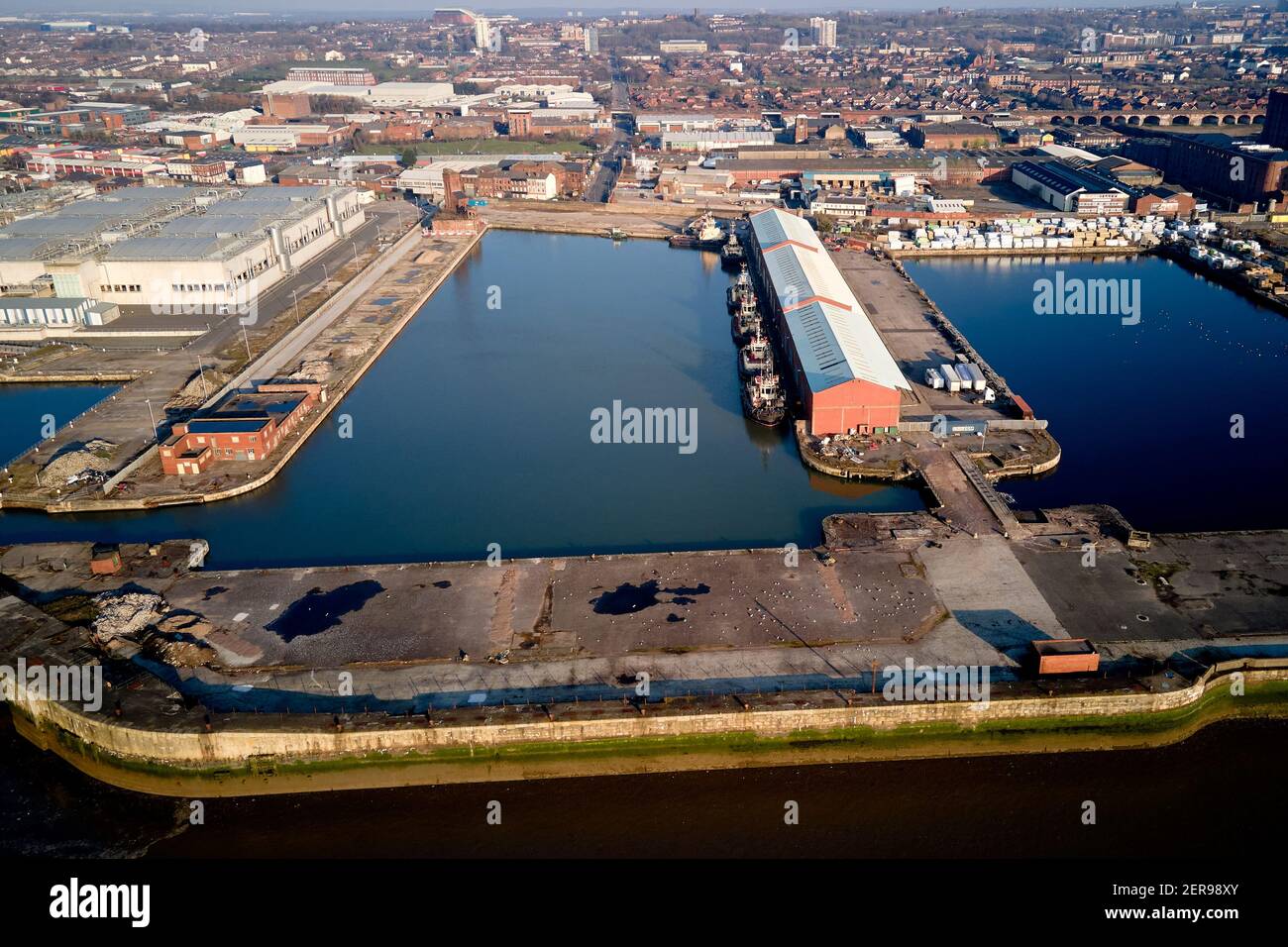 Vues aériennes de Bramley Moore Dock, Liverpool. Les plans du FC Everton pour un nouveau stade de 52,000 places ont été approuvés par les conseillers municipaux de Liverpool. Banque D'Images