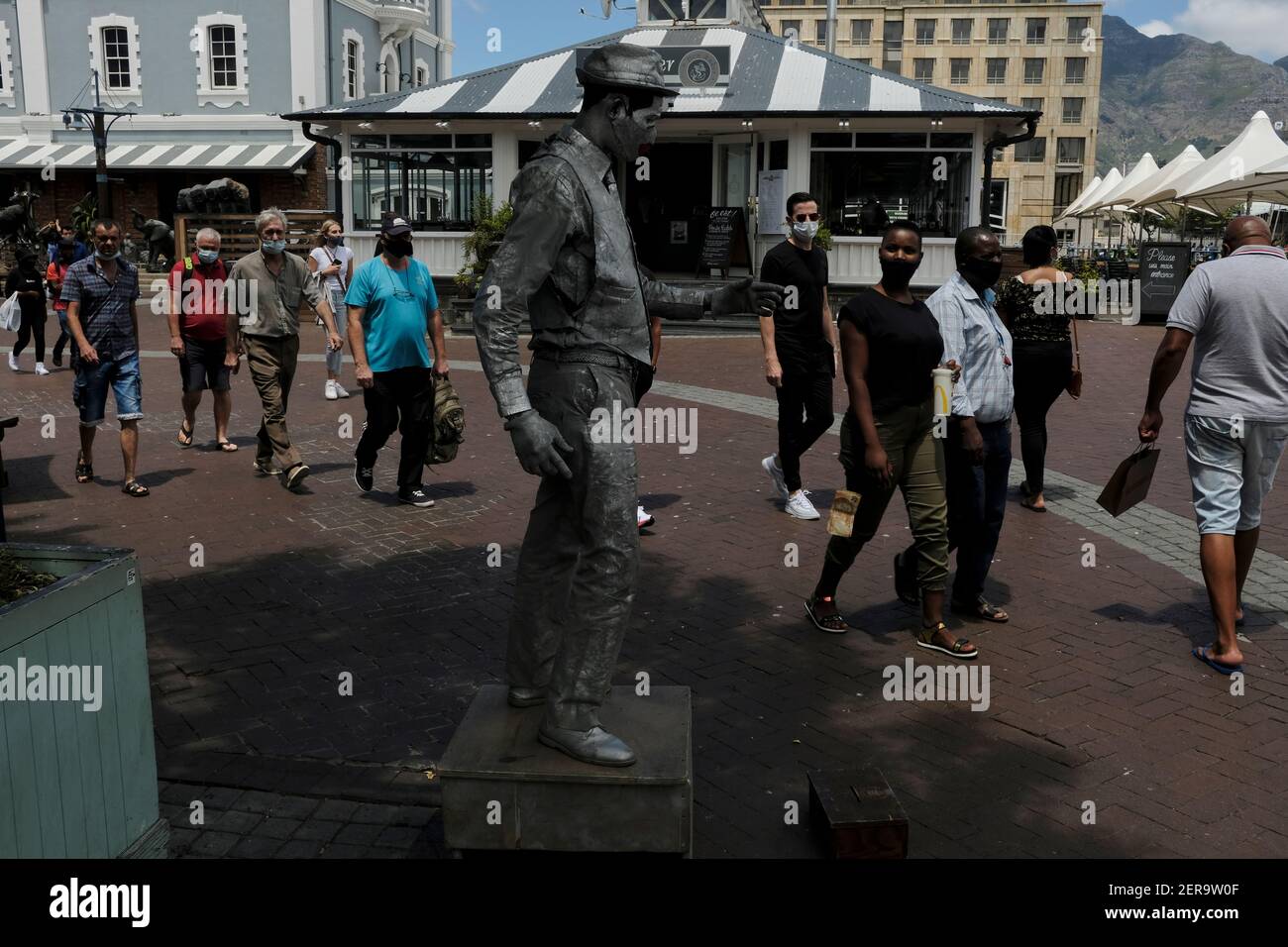 Un artiste de rue en direct au V&A Waterfront, Cape Town, Afrique du Sud. Banque D'Images