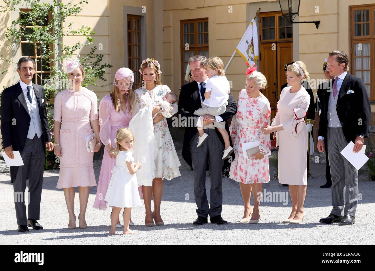 08-06-2018 Baptême famille royale pendant la cérémonie de baptême de la princesse Adrienne à l'église du château de Drottningholm à Stockholm en Suède. La princesse Madeleine et Christopher O'Neill, le prince Nicolas et la princesse Leonore, parrains: Anouska d'Abo, Coralie Charriol Paul, Nader Panahpour, Friherre Gustav Thott, Charlotte Kreuger Cederlund et Natalie Werner ( PPE/Nieboer /Sipa USA) Banque D'Images