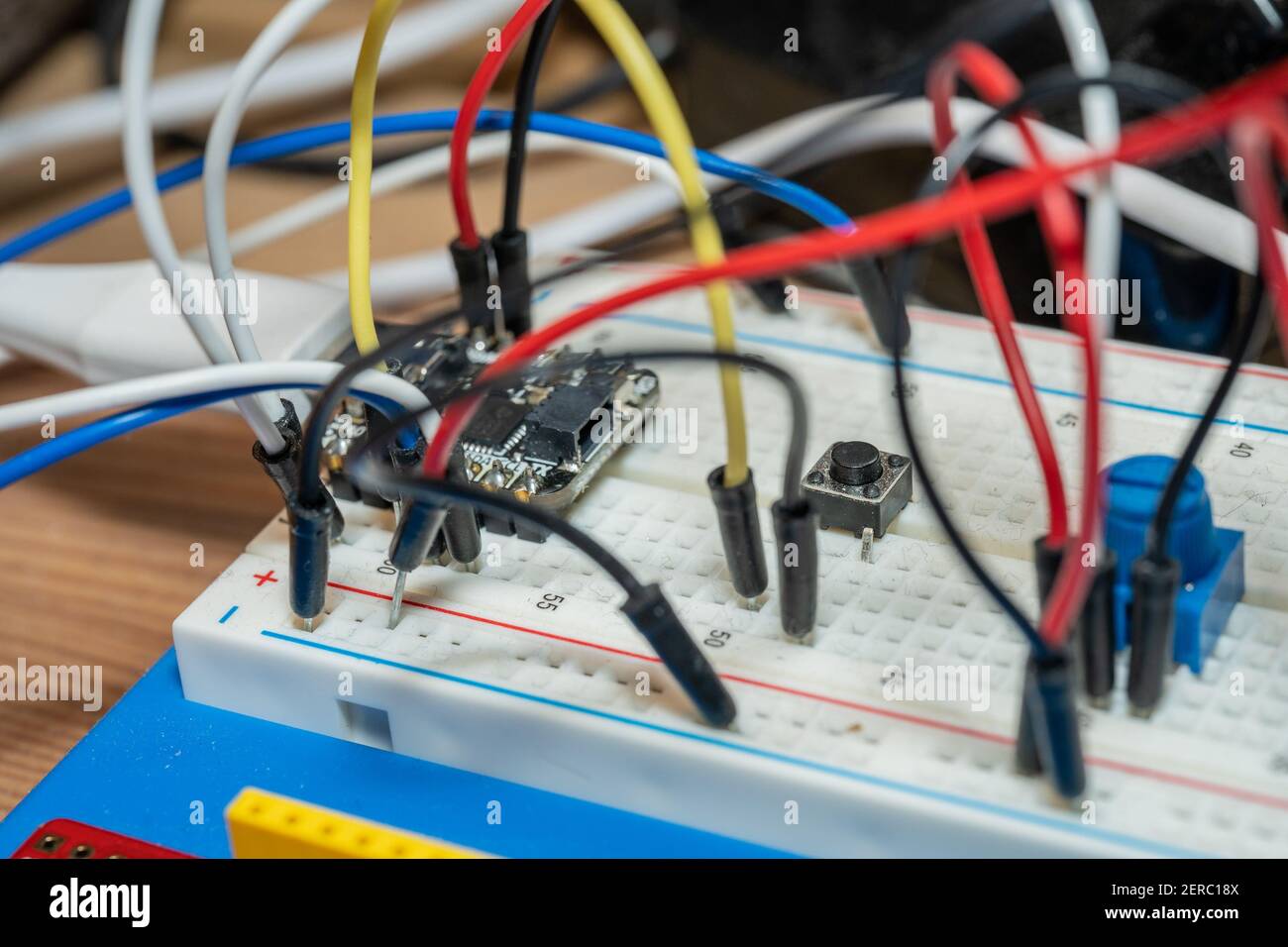Le luxmètre basé sur Arduino comme contrôleur principal et BH1750 comme cellule de mesure. Les informations s'affichent sur l'écran OLED SSD1306. Banque D'Images