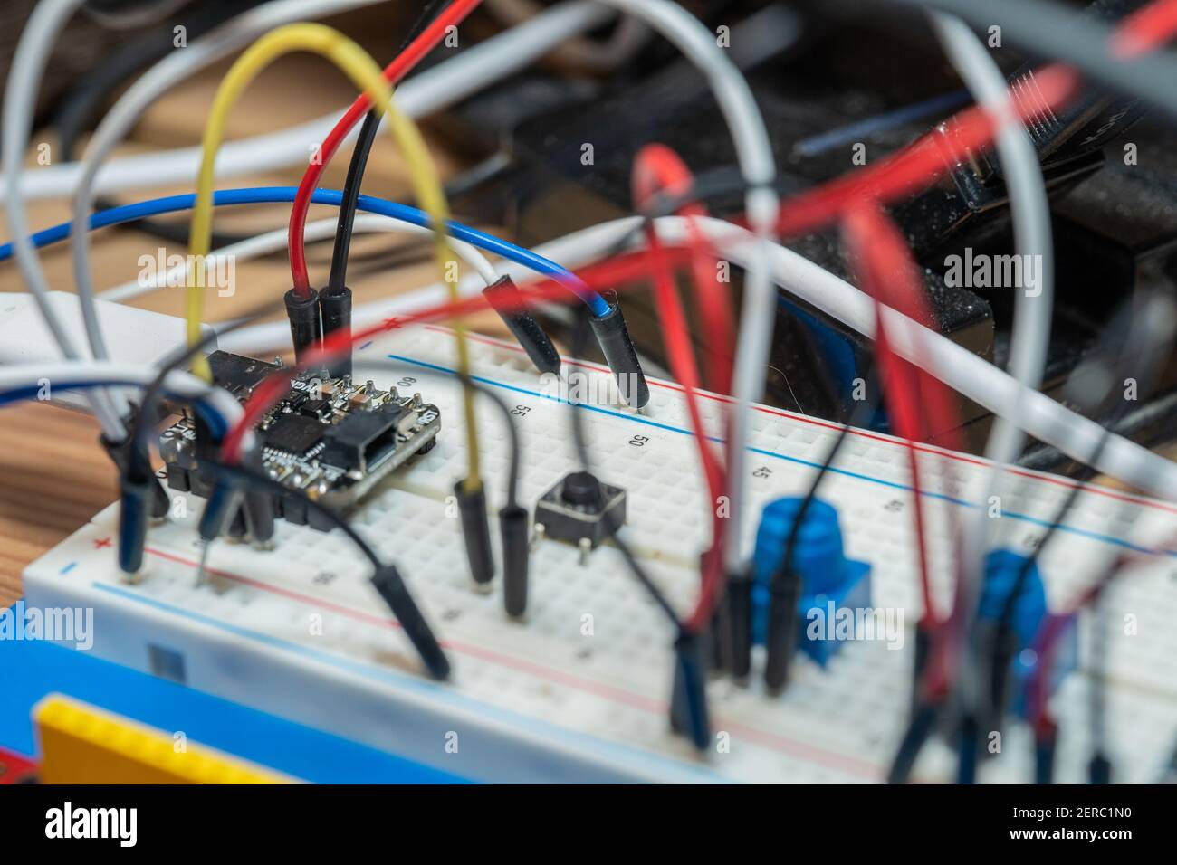 Le luxmètre basé sur Arduino comme contrôleur principal et BH1750 comme cellule de mesure. Les informations s'affichent sur l'écran OLED SSD1306. Banque D'Images