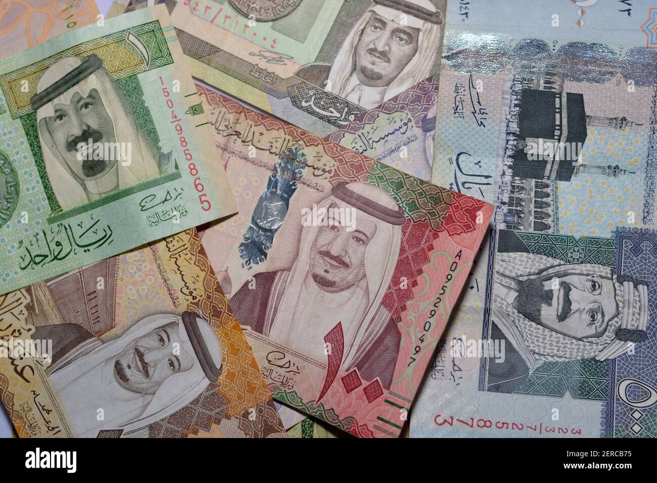 Collection de l'Arabie Saoudite fond d'argent, différents Riyals saoudiens collection de 500, 100, 10, 5 et 1 riyal Banque D'Images