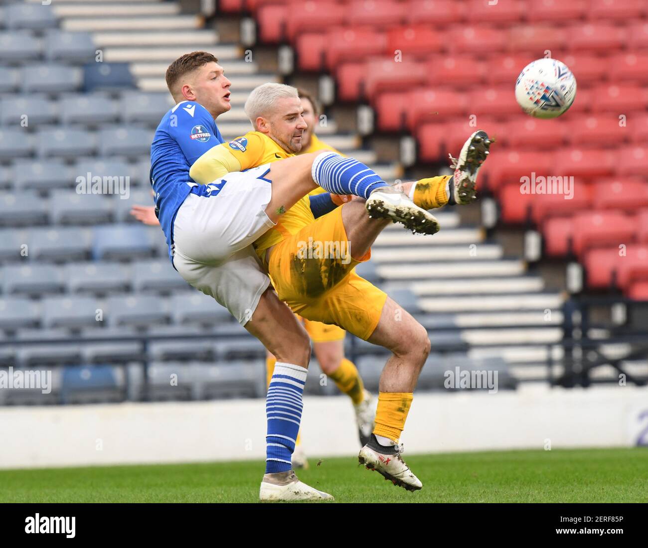 Hampden Park, Glasgow., 28 février 21 finale de la coupe Betfred Livingston FC / St. Johnstone FC High Kicks St Johnstone Liam Gordon & Scott Robinson Livingston crédit : eric cowmcat/Alay Live News Banque D'Images