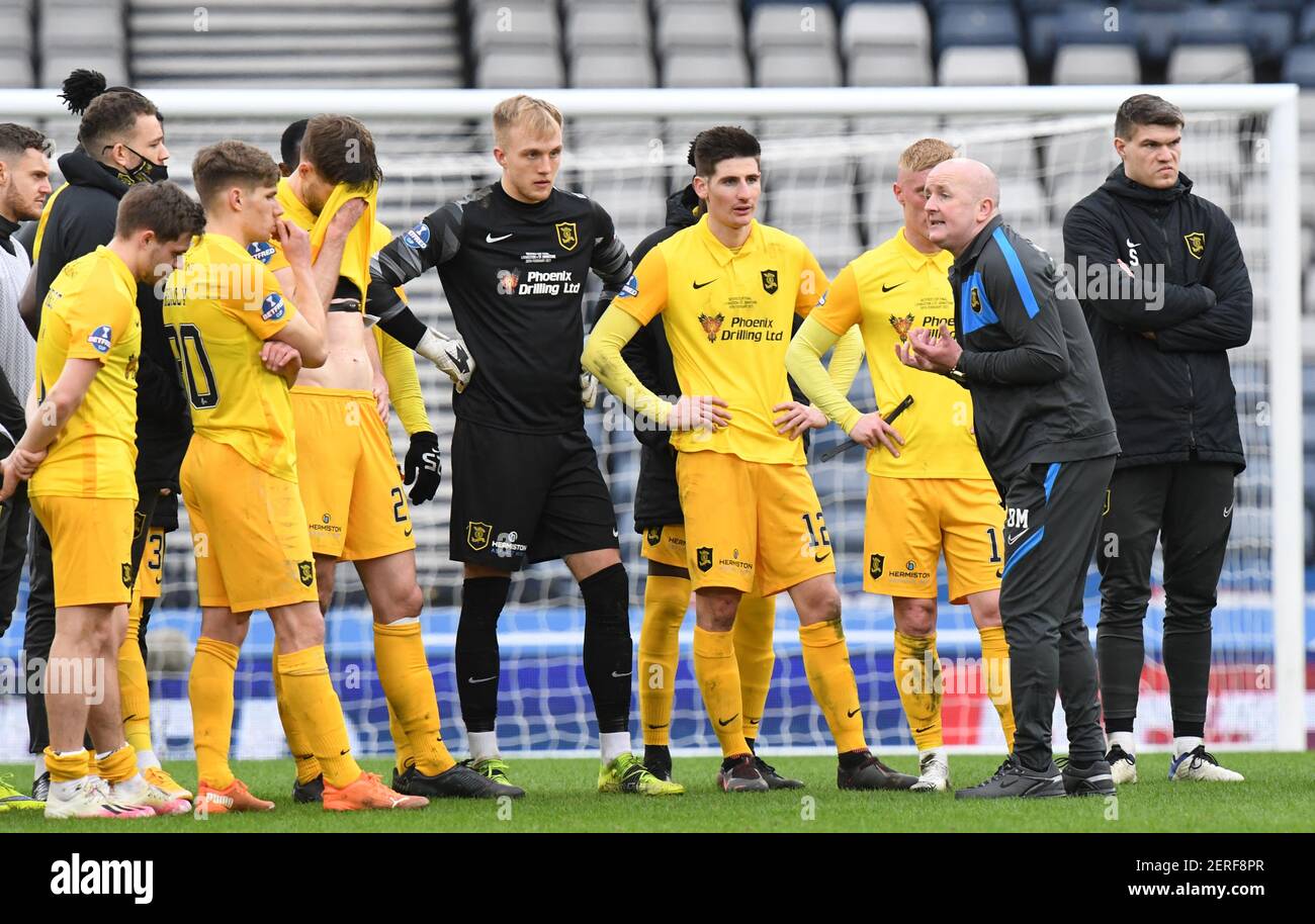 Hampden Park, Glasgow., 28 février 21 finale de la coupe Betfred Livingston FC contre St. Johnstone FC Livingston Directeur David Martindale. Discussion d'équipe après la défaite de St Johnstone. Crédit : eric mccowat/Alay Live News Banque D'Images