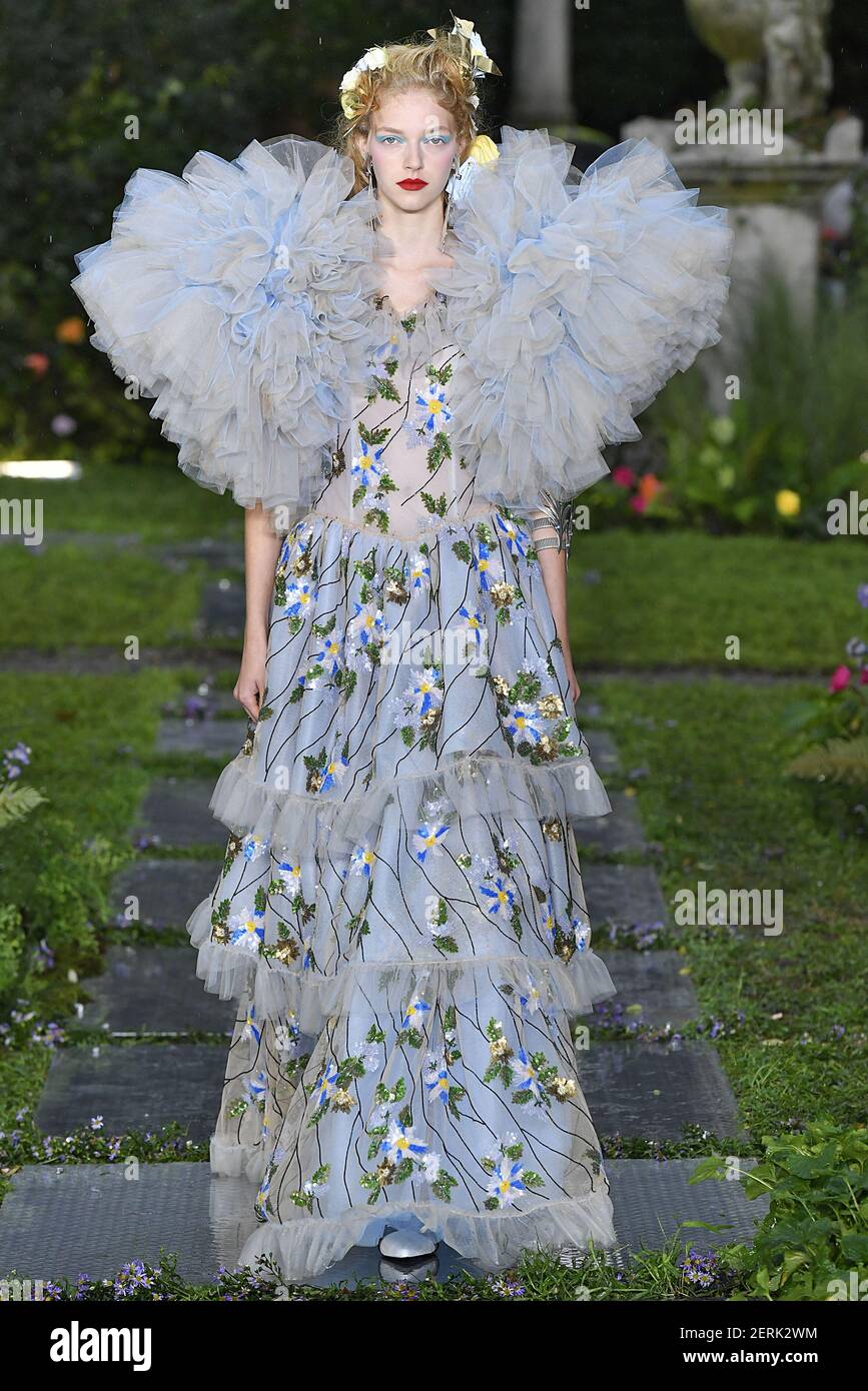 Eliza Kallmann marche sur la piste pendant le défilé de mode Rodarte New York de la semaine de la mode Printemps été 2019 à New York, NY, le 9 septembre 2018. (Photo de Jonas Gustavsson/Sipa USA) Banque D'Images
