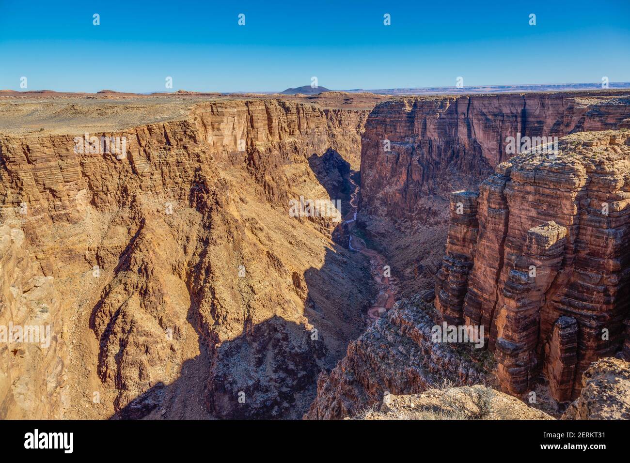 Vue panoramique depuis Little Colorado View point jusqu'à l'impressionnant Falaises du Grand Canyon en hiver Banque D'Images