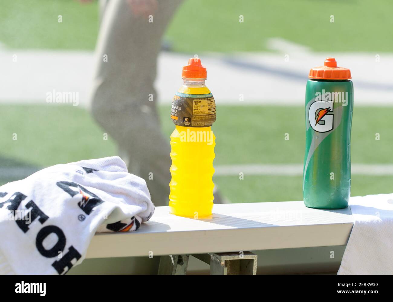 15 2018 septembre : serviette Gatorade et bouteilles sur le banc de touche  pendant la première moitié du match de football NCAA entre les Duke Blue  Devils et les Baylor Bears au