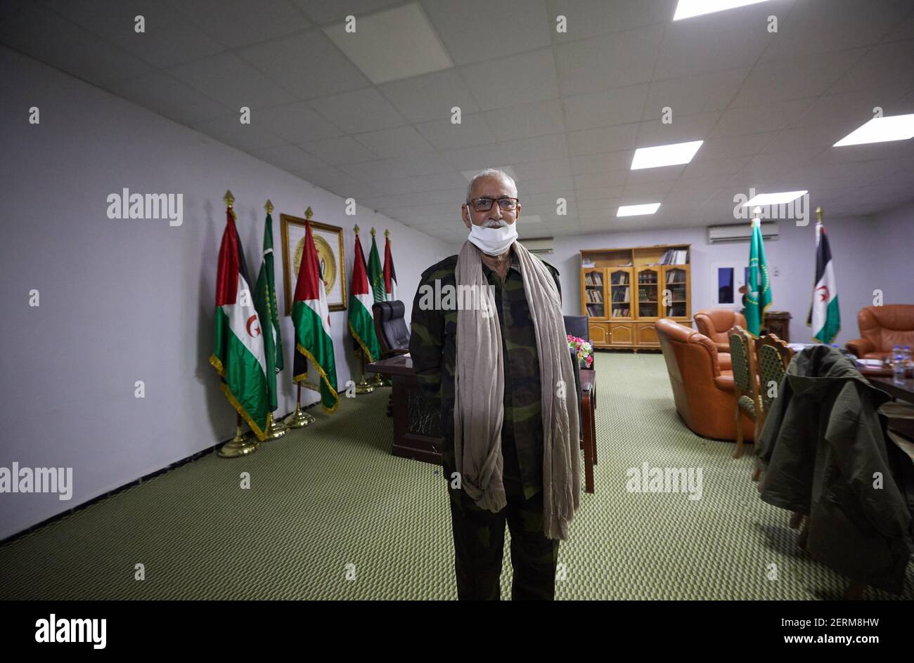 Brahim Ghalib, Président de la République démocratique arabe sahraouie (ADRD) et Secrétaire général du Front Polisario, prononce un discours lors des célébrations marquant le 45e anniversaire de la création de l'ADRD, le 27 février 2021, dans un camp de réfugiés situé à la périphérie de la ville algérienne de Tindouf, dans le sud-ouest du pays, Le 27 février 2021. Photo de Louiza Ammi/ABACAPRESS.COM Banque D'Images