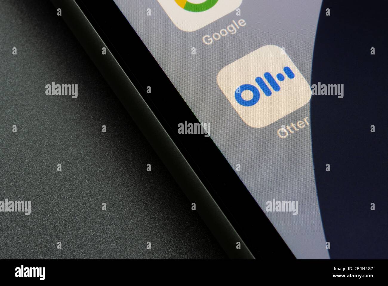 L'icône de l'application Notes Otter Voice Meeting apparaît sur un iPhone. Otter.ai développe des applications de transcription et de traduction de la parole au texte à l'aide de l'IA et de l'apprentissage machine. Banque D'Images