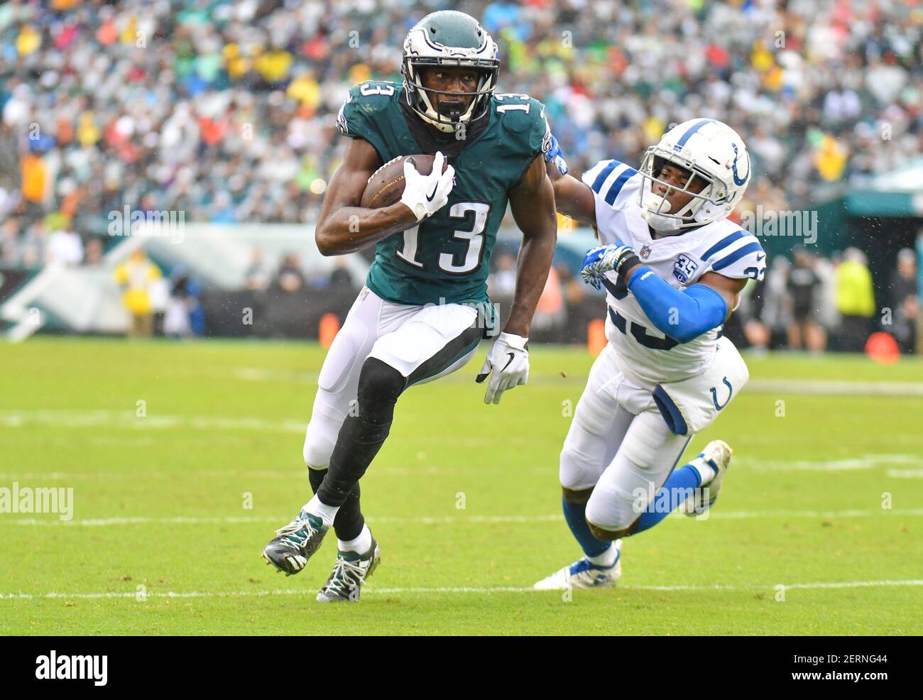 23 septembre 2018: Nelson Agholor (13) des Philadelphia Eagles porte le ballon lors d'un match contre les Indianapolis Colts au Lincoln Financial Field à Philadelphie, Pennsylvanie. Gregory Vasil/Cal Sport Media/Sipa USA (image de crédit : & copie ; Gregory Vasil/CSM/Sipa USA) Banque D'Images