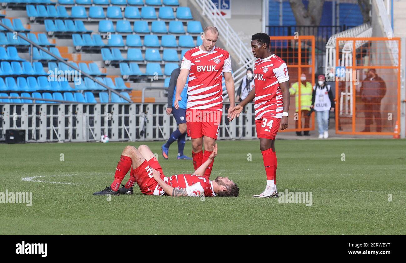 Bochum, Allemagne. 27e Feb, 2021. Firo: 02/27/2021 football: Football: 2ème saison Bundesliga 2020/21 VfL Bochum - Wvºrzburg, Wvºrzburger Kickers, Wuerzburg 3: 0 Christian Strohdiek déçu, déception sur le terrain avec Tobias Kraulich et n° 34 Frank Ronstadt | usage dans le monde crédit: dpa/Alay Live News Banque D'Images