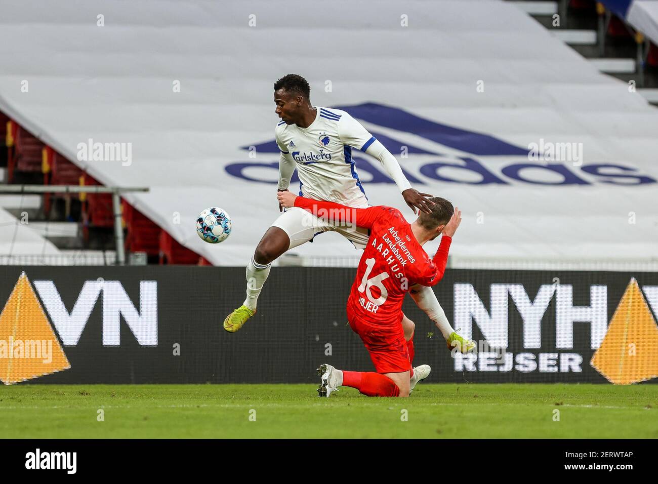 Copenhague, Danemark. 28 février 2021. Mustapha Bundu (28) du FC Copenhagen vu dans le 3F Superliga match entre le FC Copenhagen et le GF Aarhus à Parken, Copenhague, Danemark. (Crédit photo : Gonzales photo/Alamy Live News Banque D'Images