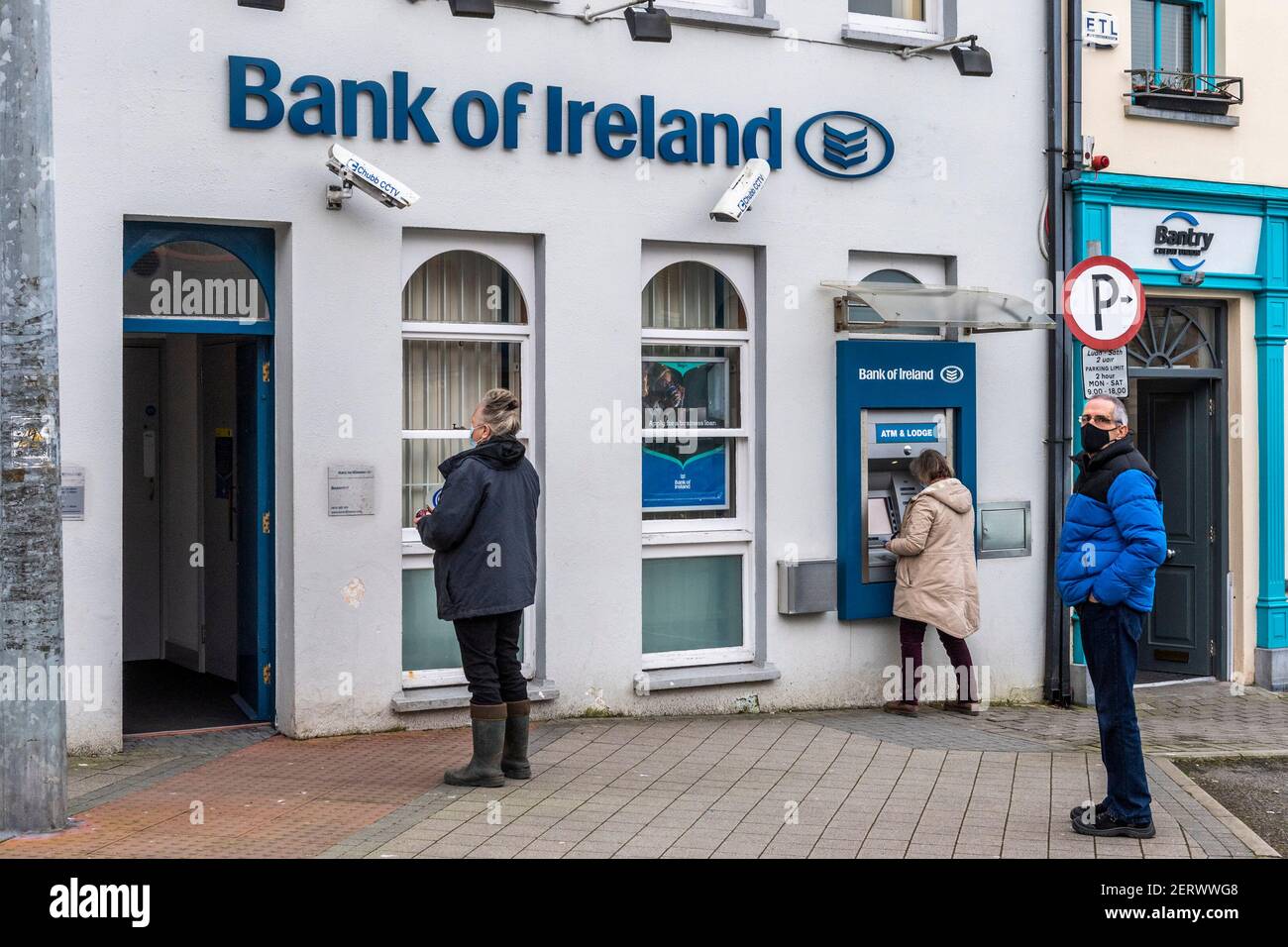 Bantry, West Cork, Irlande. 1er mars 2021. Bank of Ireland a annoncé la fermeture de sa succursale à Bantry en septembre. La fermeture fait partie d'un ponl national de 103 succursales, dont 88 en République d'Irlande. Crédit : AG News/Alay Live News Banque D'Images