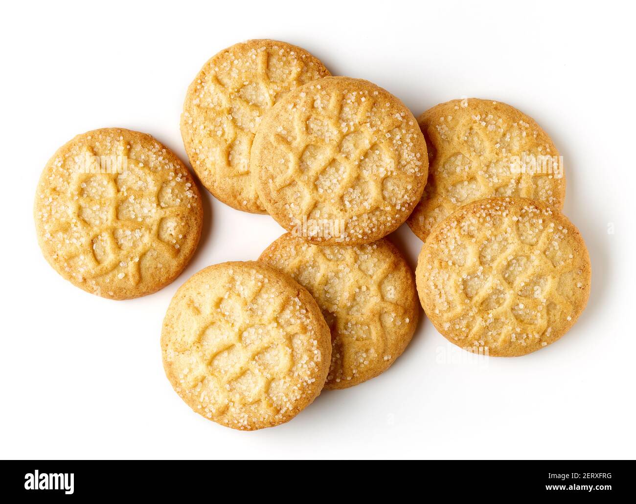 Tas de biscuits au beurre danois isolés sur fond blanc, vue de dessus Banque D'Images