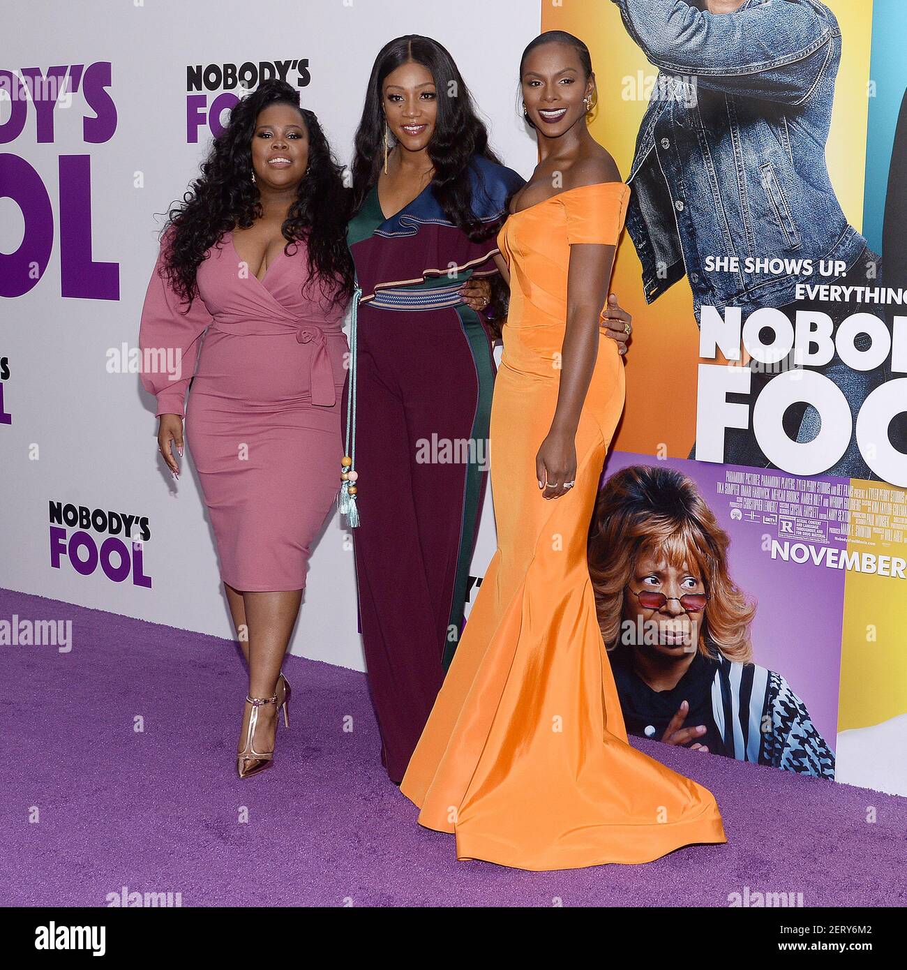(G-D) les acteurs Amber Riley, Tiffany Haddish et Tika Sumpter assistent à la première « Nobody's Fool » de New York au cinéma AMC Lincoln Square à New York, NY, le 28 octobre 2018. (Photo par Anthony Behar/Sipa USA) Banque D'Images