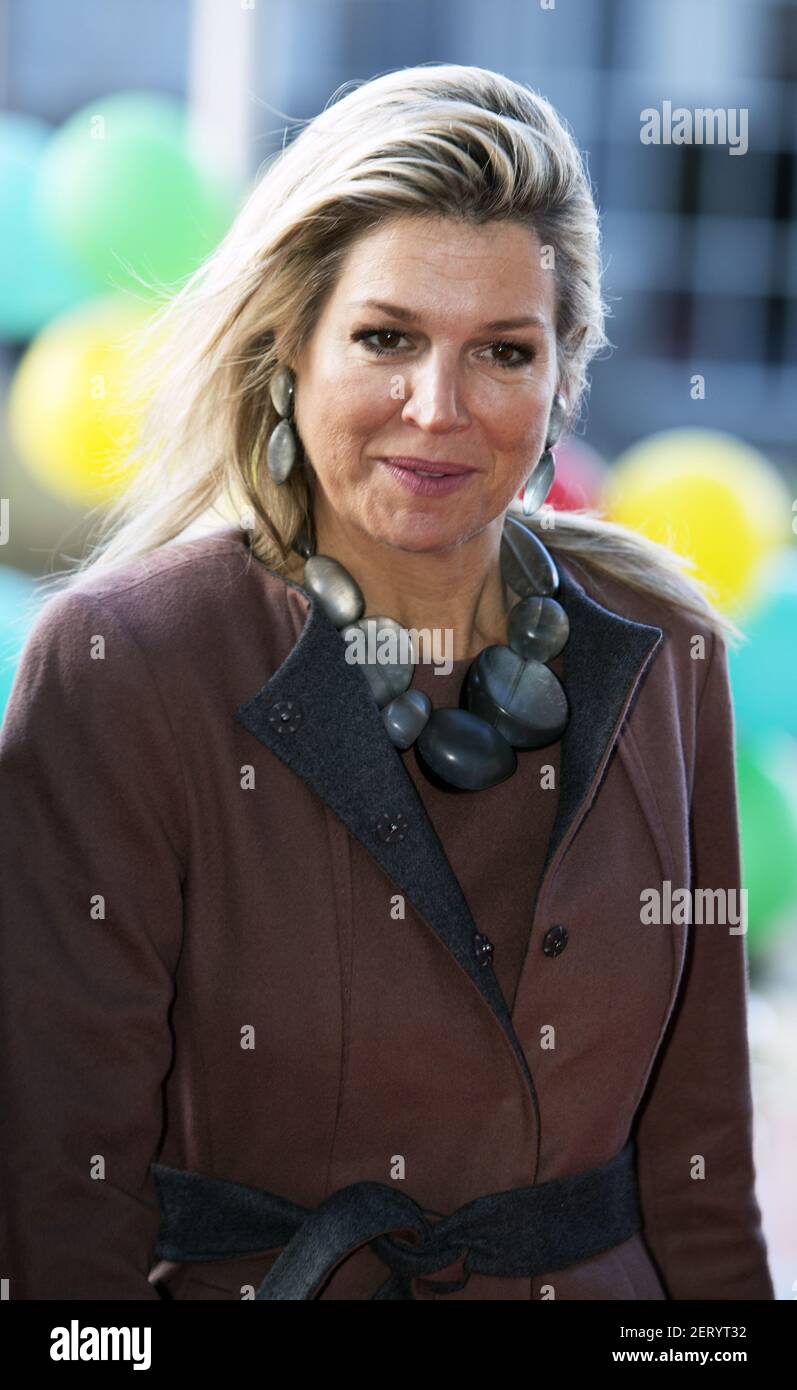 Reine Maxima pendant la journée de bénévolat et le début de l’application «VraagMaar» à l’occasion du 10e anniversaire de la fondation de prévention du suicide 113 à Amsterdam, pays-Bas, le 2 novembre 2018. L'organisation nationale dispose d'une ligne d'assistance avec des bénévoles qui aident à prévenir les personnes qui pensent au suicide. (PPE/v. S. Werf/Sipa USA) Banque D'Images