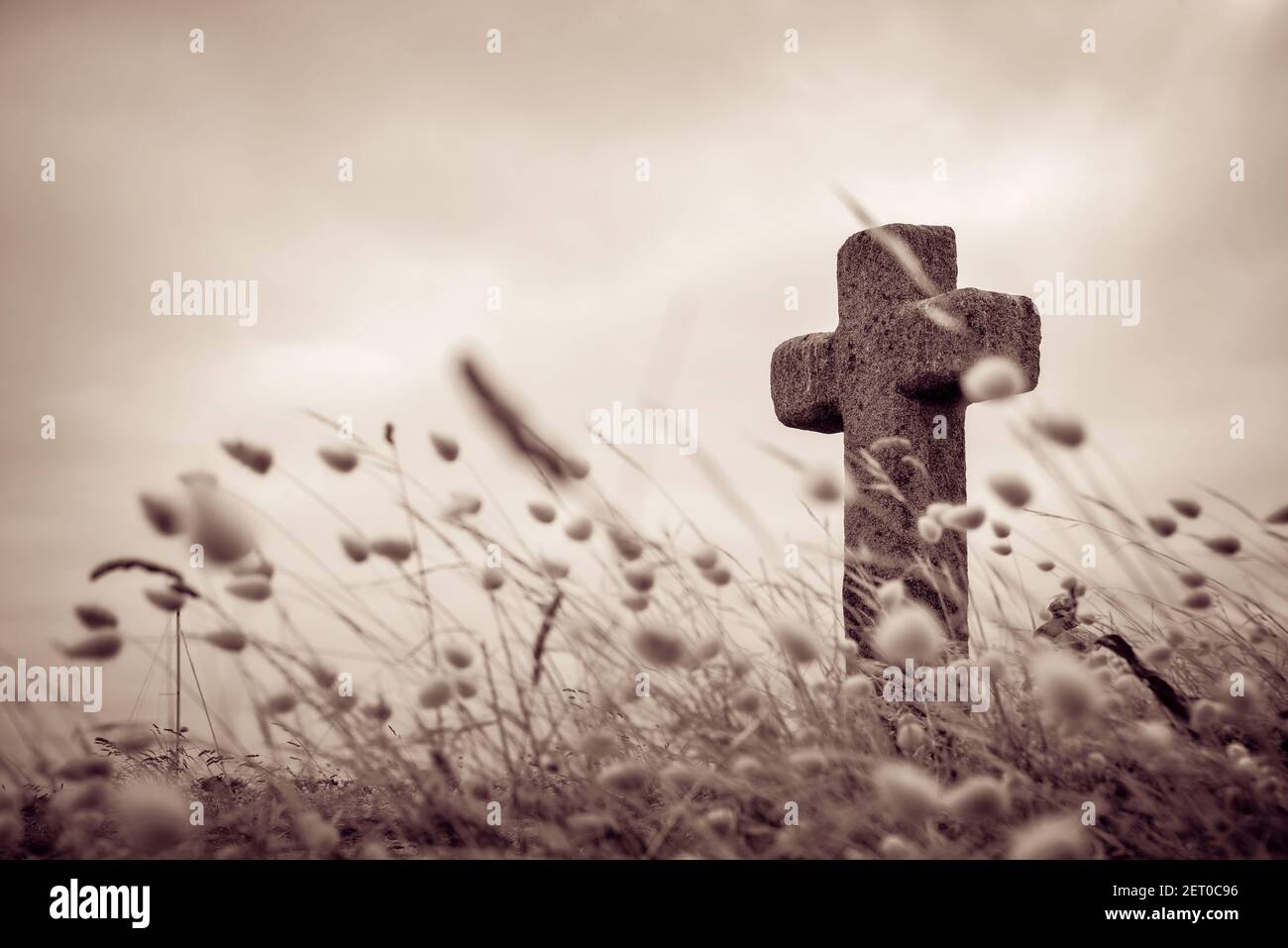 Croix de pierre sur l'île de Saint Nicolas, archipel de Glénan, Bretagne, France Banque D'Images