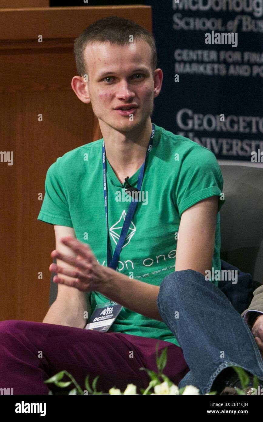 Vitalik Buterin, cofondateur de la crypto-monnaie Ethereum, participe à un  événement à Washington, D.C., le 3 mars 2017. (Photo par Kristoffer  Tripplaar/Sipa USA Photo Stock - Alamy