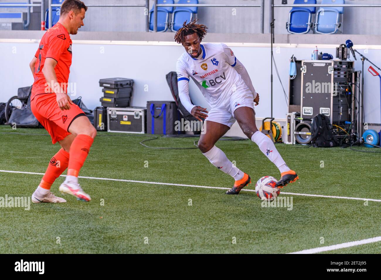 Lausanne Suisse - 2021/02/28: Evann Guessand du FC Lausanne-Sport est en action lors de la 22ème tournée de Raiffeisen Super League 2020-2021 avec le FC Lausanne Sport et le FC Lugano (photo par Eric Dubost / Pacific Press/Sipa USA) Banque D'Images