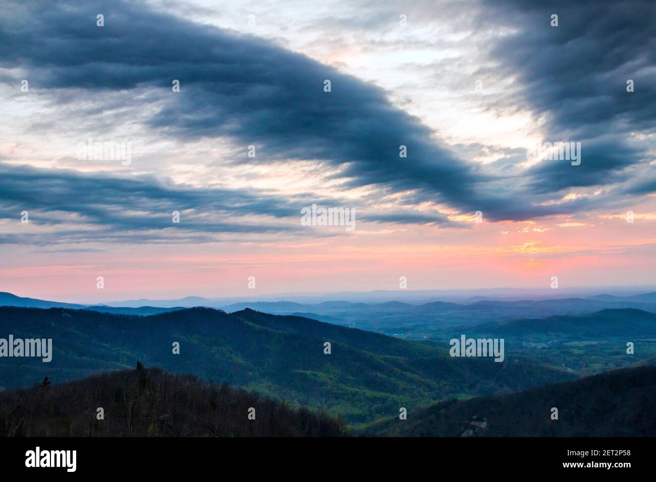 Photo printanière spectaculaire du parc national de Shenandoah en Virginie. Banque D'Images