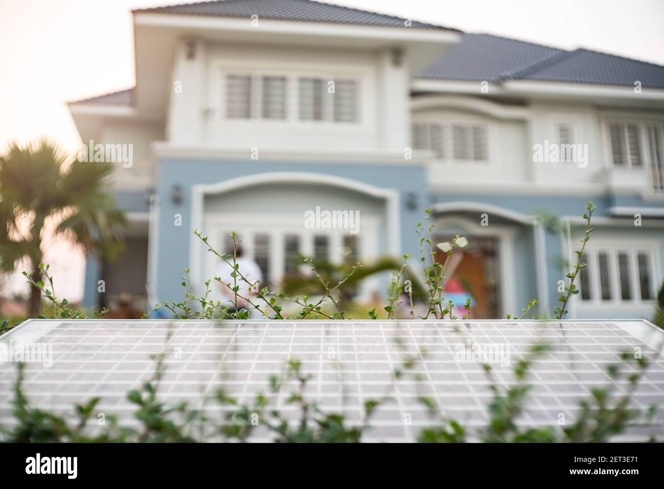 Des cellules solaires ont été installées pour la maison Banque D'Images