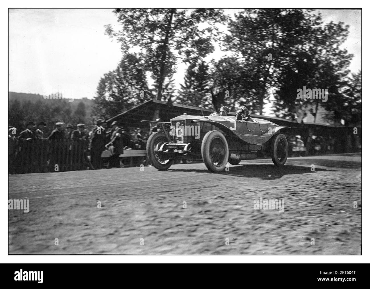 Voiture de course d'époque Bignan à la course automobile du Grand Prix de Belgique 1922. Le Bignan est une automobile française fabriquée entre 1918 et 1931 du côté nord du centre de Paris, à Courbevoie. L'entreprise a été créée, et jusqu'au milieu des années 1920, par Jacques Bignan. Banque D'Images