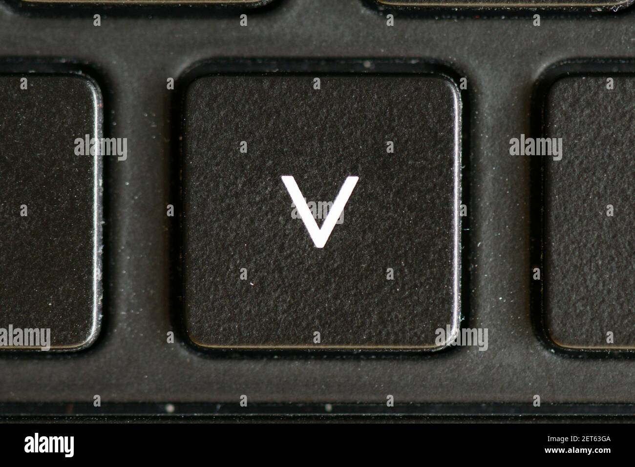Touche V du clavier d'un ordinateur portable Photo Stock - Alamy