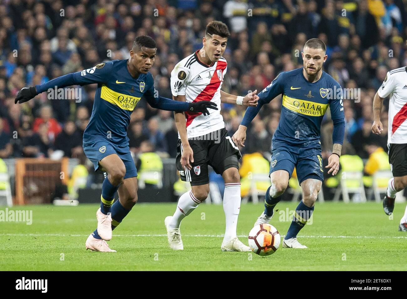 River plate Exequiel Palacios et Boca Juniors Sebastian Villa et Wilmar Barrios lors du match final Commebol entre River plate et Boca Juniors au stade Santiago Bernabeu à Madrid, Espagne. 09 décembre 2018. (Photo de BorjaB.Hojas/Alter photos/Sipa USA) Banque D'Images