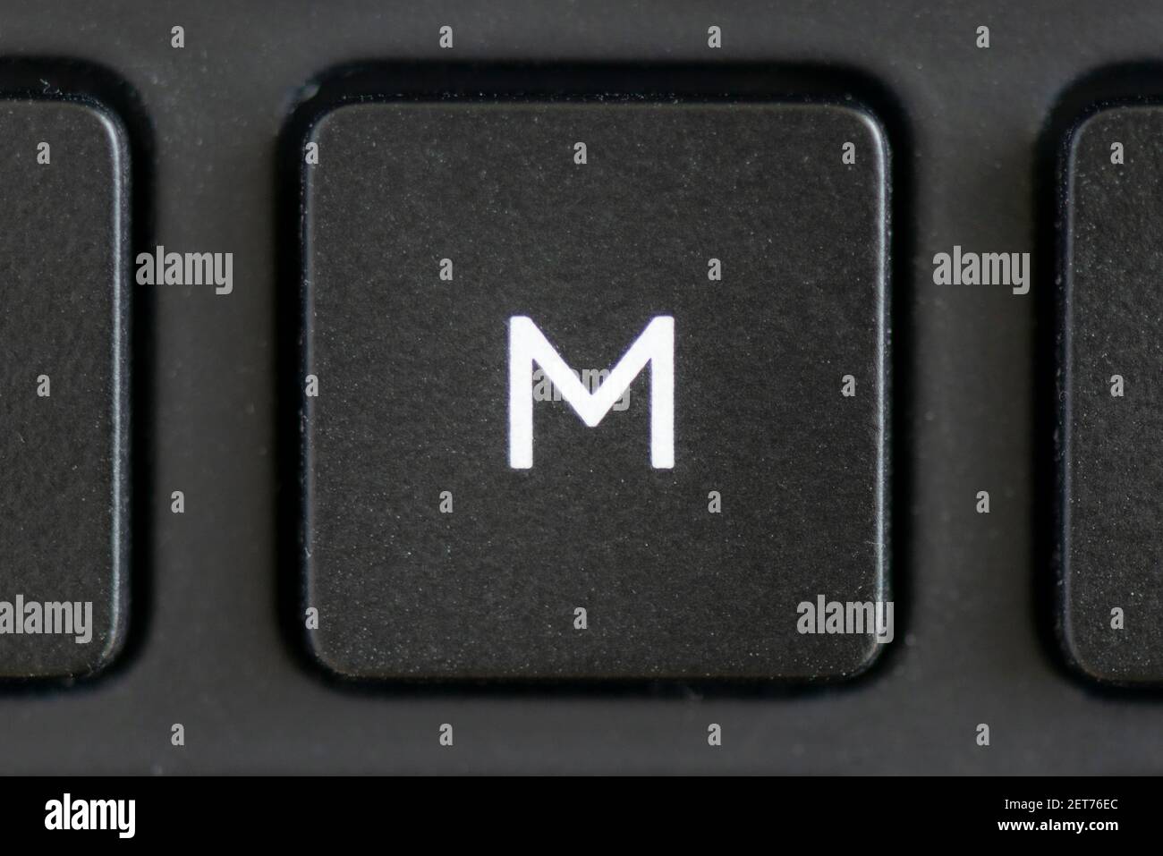 Touche M du clavier d'un ordinateur portable Photo Stock - Alamy