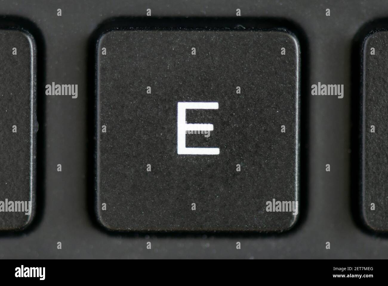 Touche lettre E sur le clavier d'un ordinateur portable Photo Stock - Alamy