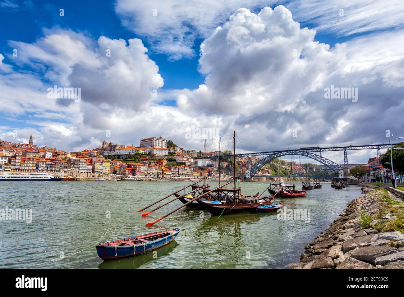 Porto Portugal Europe Carte Postale De La Ville Pittoresque De Porto Destination De Voyage Incroyable Au Portugal Vue Sur Le Centre Historique Douro Rive Photo Stock Alamy Porto Portugal Europe Carte Postale De La Ville Pittoresque De Porto Destination De Voyage Incroyable Au Portugal Vue Sur Le Centre Historique Douro Rive Photo Stock Alamy