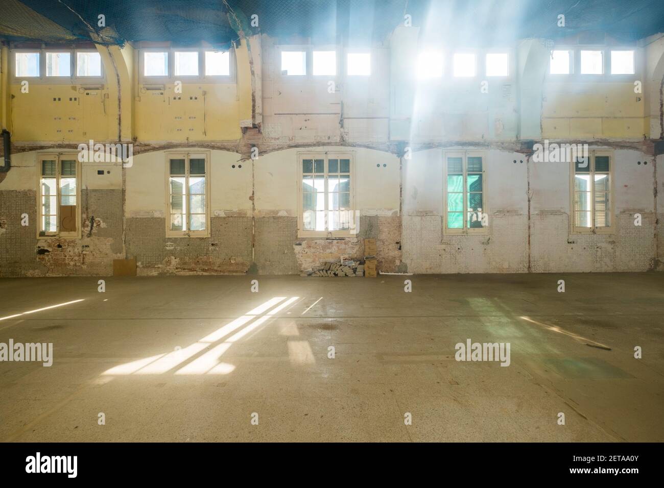 Partie d'une aile d'hôpital de paroisse non restaurée. À l'hôpital de la Santa Creu i Sant Pau à Barcelone, Espagne. Banque D'Images