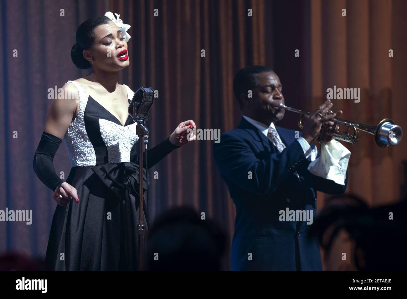Les États-Unis contre Billie Holiday (2021) réalisé par Lee Daniels et mettant en vedette Andra Day, Trevante Rhodes et Garrett Hedlund. Biopic à la suite de Billie Holiday qui est la cible d'une opération de piqûre sous couvert dirigée par le Département fédéral des stupéfiants. Banque D'Images