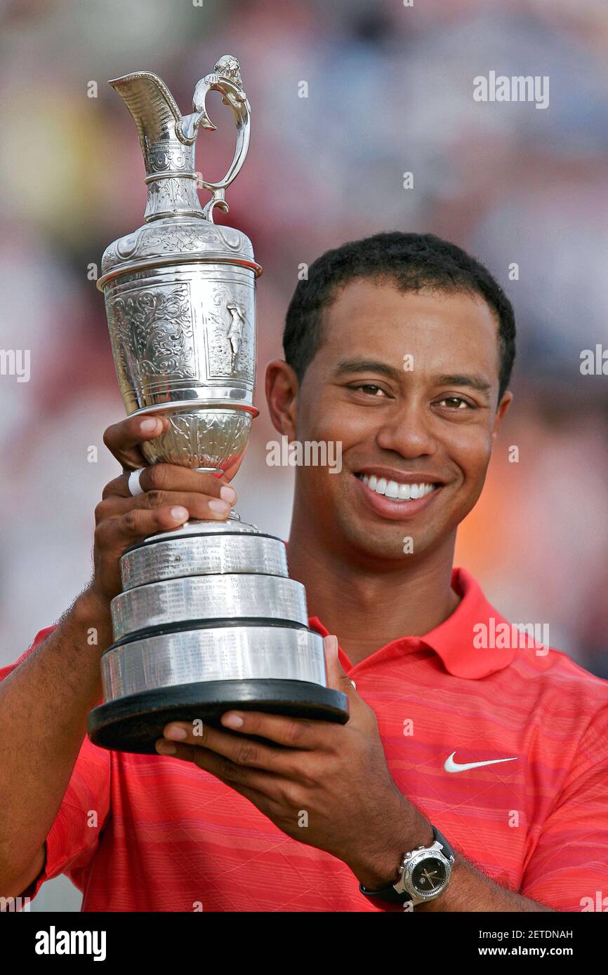 Tiger Woods champion Golfer avec Claret Jug Trophy après avoir remporté le championnat Open Golf 2006, Royal Liverpool Golf Club Banque D'Images